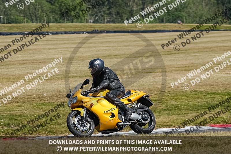 cadwell park;cadwell park photographs;cadwell trackday photographs;enduro digital images;event digital images;eventdigitalimages;peter wileman photography;racing digital images;trackday digital images;trackday photos